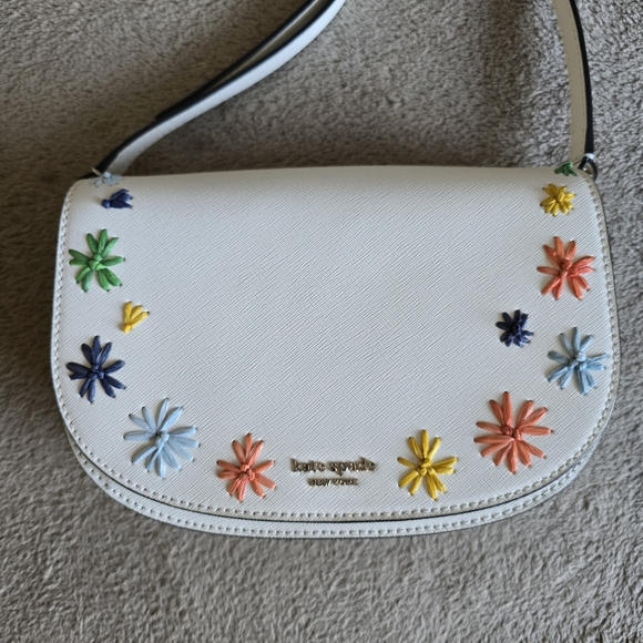 kate spade Handbags - Kate Spade New York Reiley Raffia Flap Crossbody Bright White